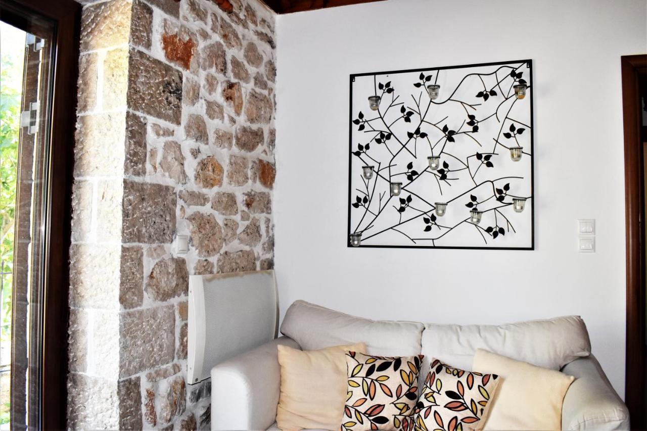 Holiday home Stonehouse Dome Lagadia