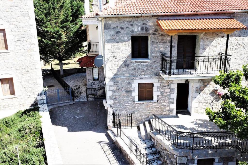 Stonehouse Dome Lagadia Hébergement de vacances