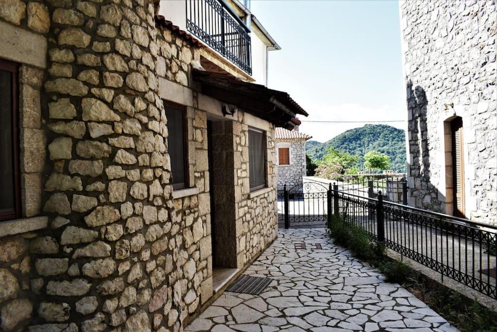 Stonehouse Dome Lagadia Hébergement de vacances