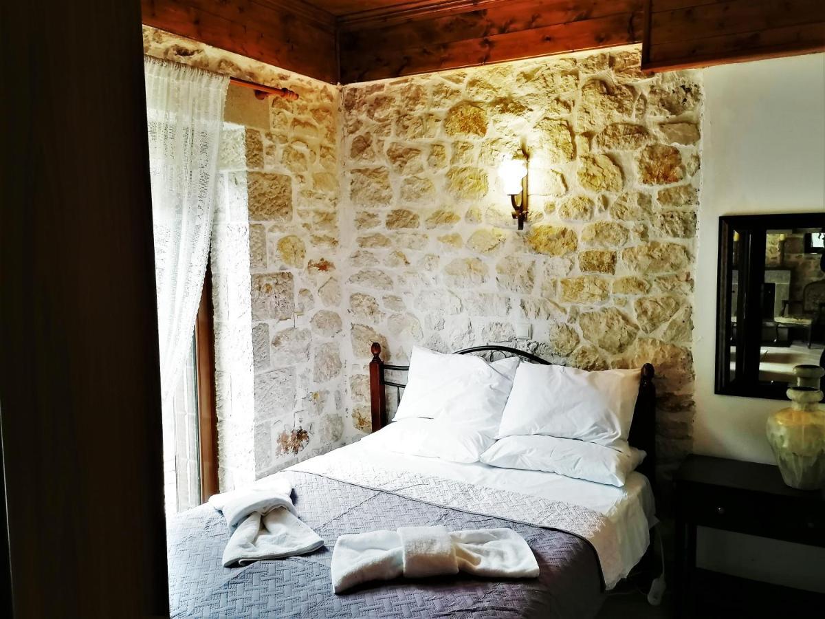 Stonehouse Dome Lagadia * Lagkadia