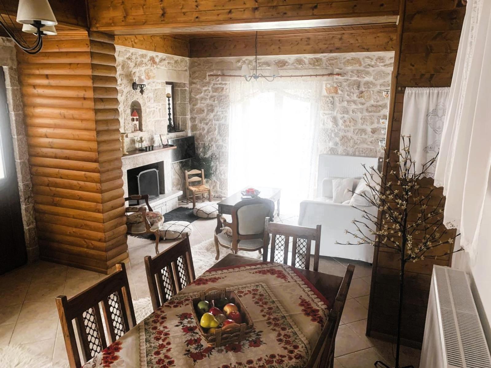 Holiday home Stonehouse Dome Lagadia
